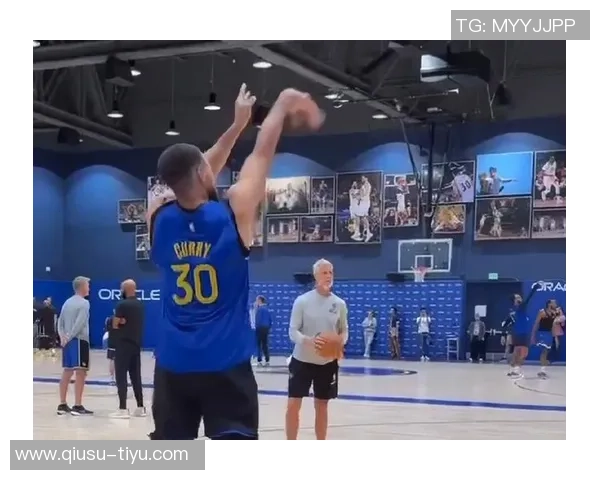 库里分享第三节逆转秘诀：干扰对手投篮保持防守间距避免失误